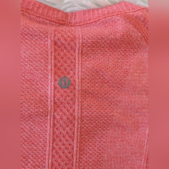 { Lululemon } Short Sleeve Swiftly Tee Heathered Alarming - Picture 5 of 5